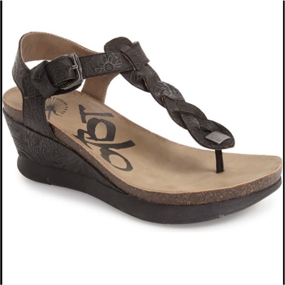 OTBT Graceville Wedge Sandals SZ 8 Black Tooled Leather